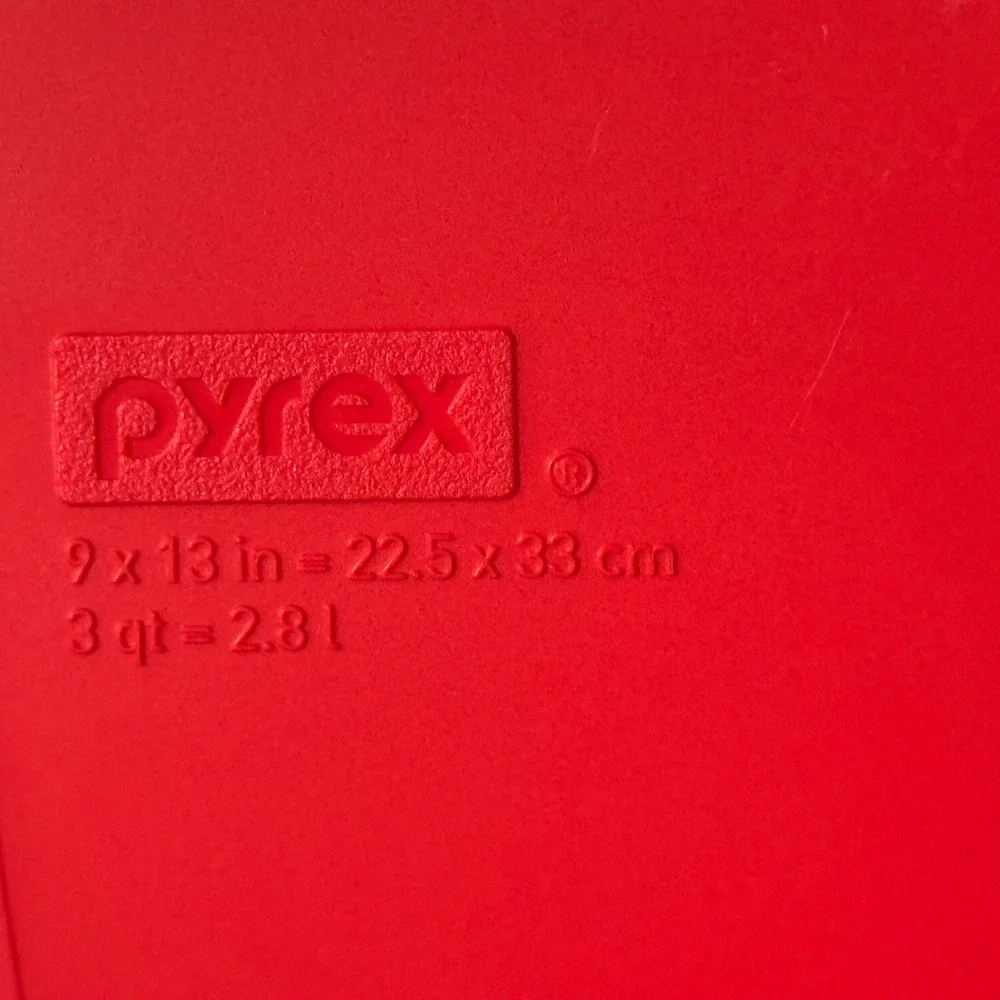 Pyrex red plastic